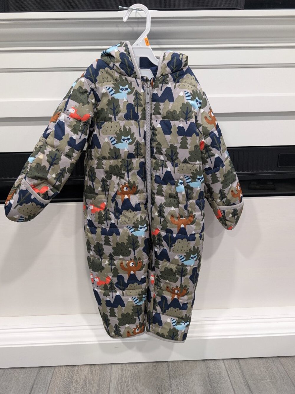 Carter’s infant fleece-lined snowsuit -18m